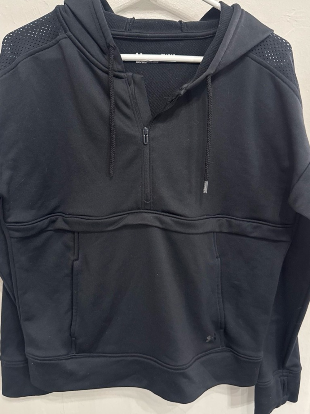 Under Armour Women’s Black Half-Zip Hoodie Sweater Medium
